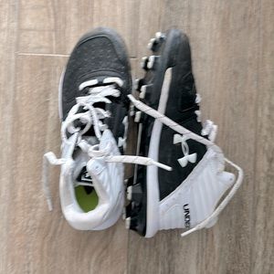 Boys UnderArmour Baseball Cleats